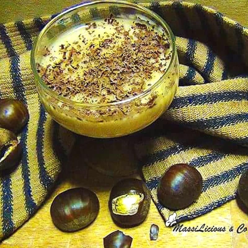 Foto Ricetta Crema di castagne con scaglie di cioccolato fondente Foto Ricetta Crema di castagne con scaglie di cioccolato fondente