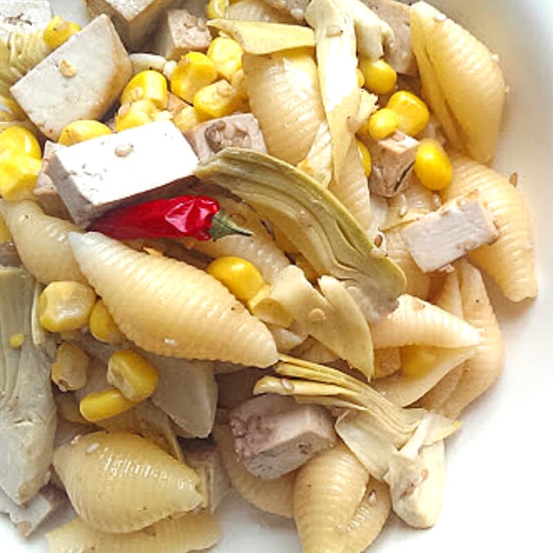 Foto Ricetta Shells with artichokes tofu and corn Foto Ricetta Shells with artichokes tofu and corn