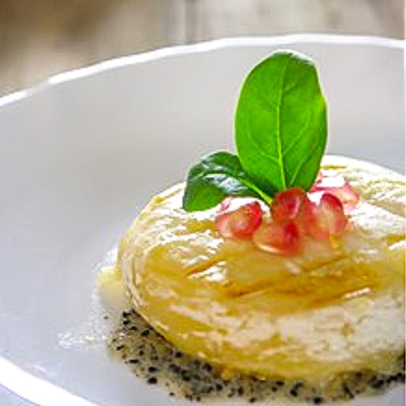 Foto Ricetta Tomino with pitaya sauce Foto Ricetta Tomino with pitaya sauce