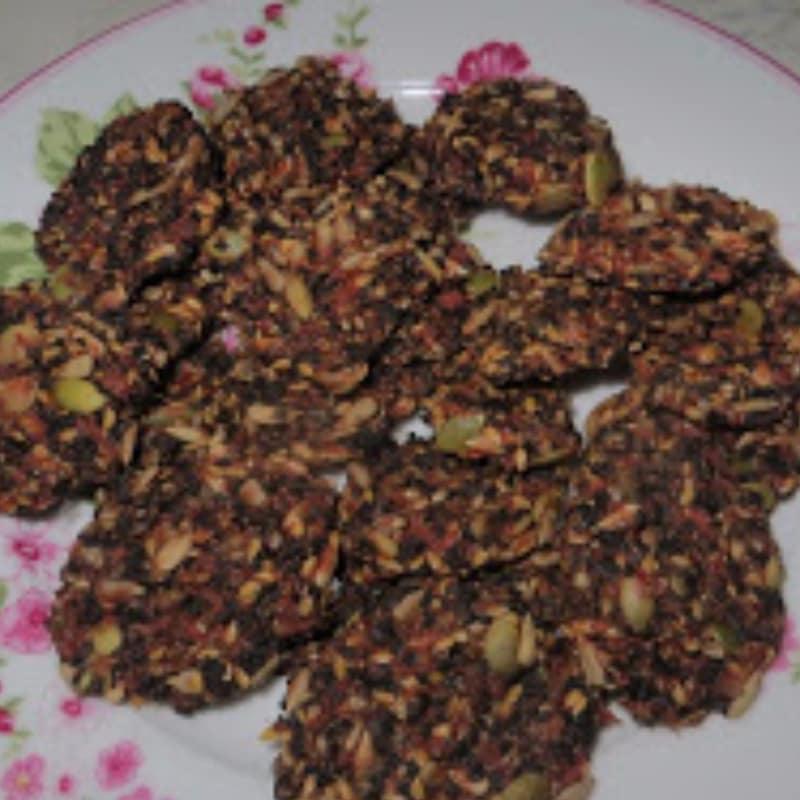 Foto Ricetta Crackers al pomodoro speziati Foto Ricetta Crackers al pomodoro speziati