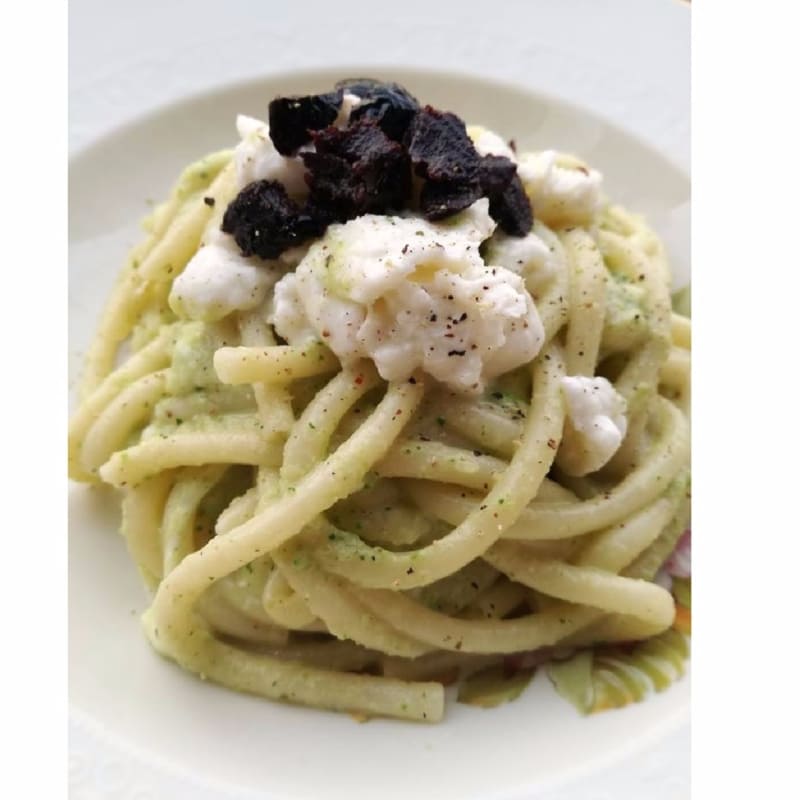 Foto Ricetta Bucatini al pesto ricco di zucchine e mandorle Foto Ricetta Bucatini al pesto ricco di zucchine e mandorle