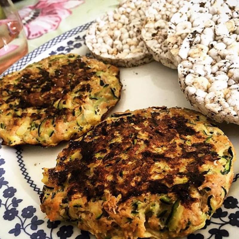 Foto Ricetta Hamburger di zucchine e tonno Foto Ricetta Hamburger di zucchine e tonno