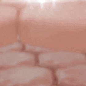 レーザーが皮膚内部へ照射される動画