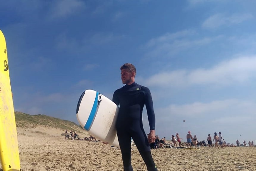 Andreas Niggl beim Surfen Andreas Niggl beim Surfen