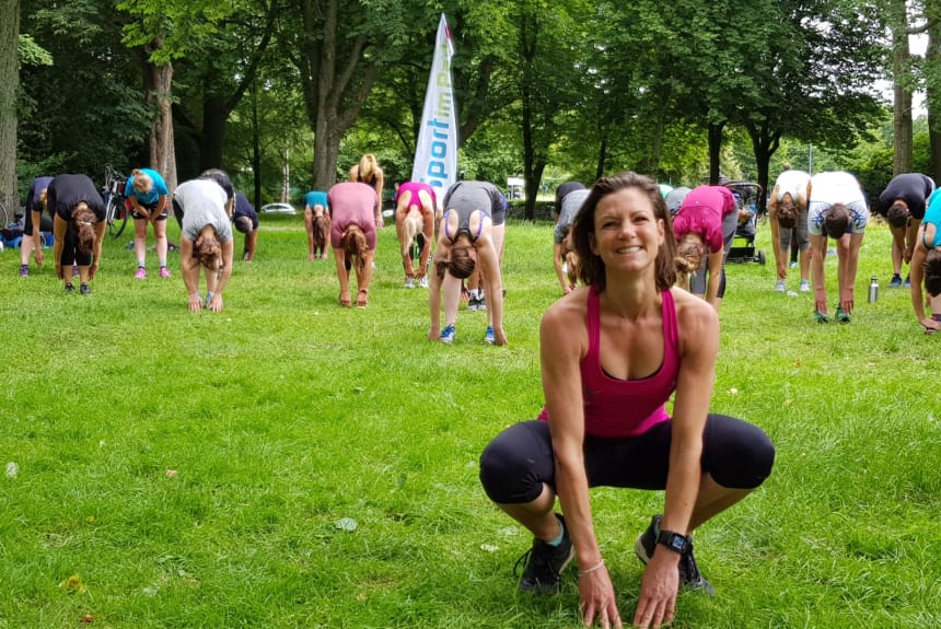 Janine Bayartz liebt es draußen Sport zu machen Janine Bayartz liebt es draußen Sport zu machen