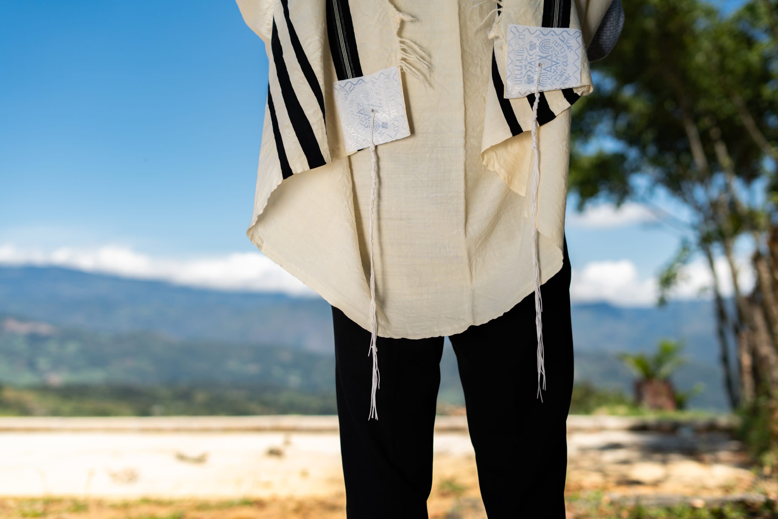 Hoshana for Shabbat: (אום נצורה)
