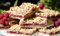 Chunky Streusel Raspberry Squares  – Kosher Recipes | OU Kosher Certification – OU Kosher Certification