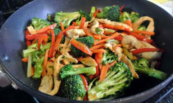 Chicken, Vegetable, and Cashew Stir-Fry – Kosher Recipes | OU Kosher Certification – OU Kosher Certi
