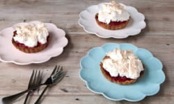 Raspberry (or Blueberry) Meringue Tart – Kosher Recipes | OU Kosher Certification – OU Kosher Certif