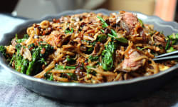 Beef and Broccoli Stir Fry with Peanut Noodles – Kosher Recipes | OU Kosher Certification – OU Koshe