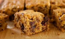 Applesauce Raisin Bran Coffee Cake – Kosher Recipes | OU Kosher Certification – OU Kosher Certificat