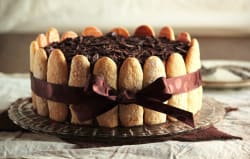 Lite Strawberry and Chocolate Tiramisu – Kosher Recipes | OU Kosher Certification – OU Kosher Certif