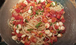 No-Cook Tomato Sauce with Olives & Mozzarella – Kosher Recipes | OU Kosher Certification – OU Kosher