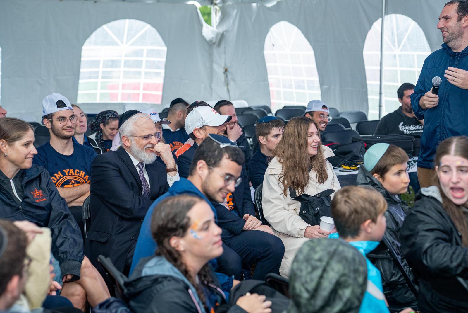 Yachad participants painting