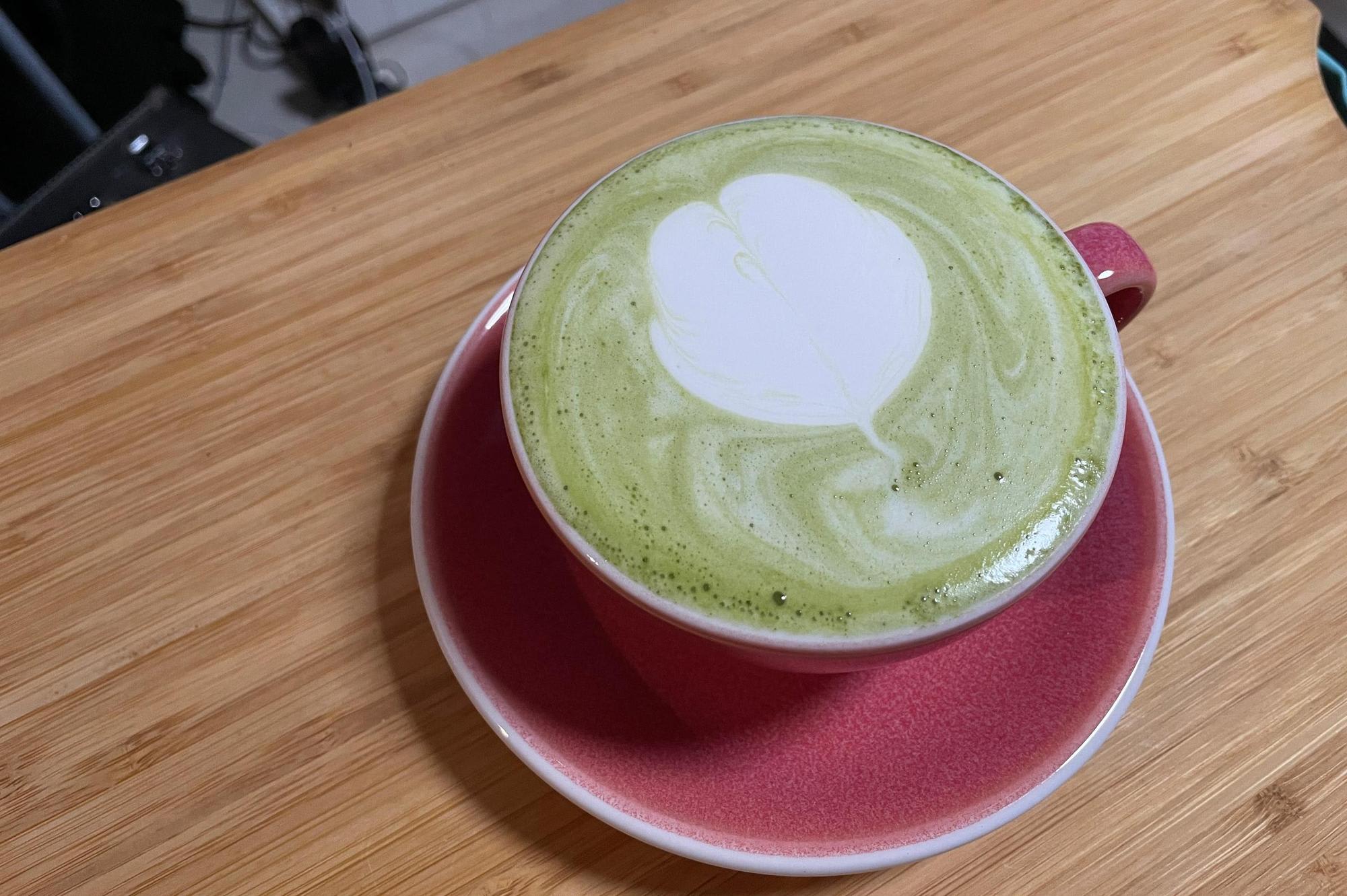 I intended to make a rosetta, but the foam was too thick to push forward.