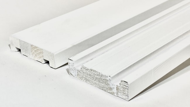 03-stolpe, Furu heltre, NCS 0500, 25x100x3000 03-stolpe NCS