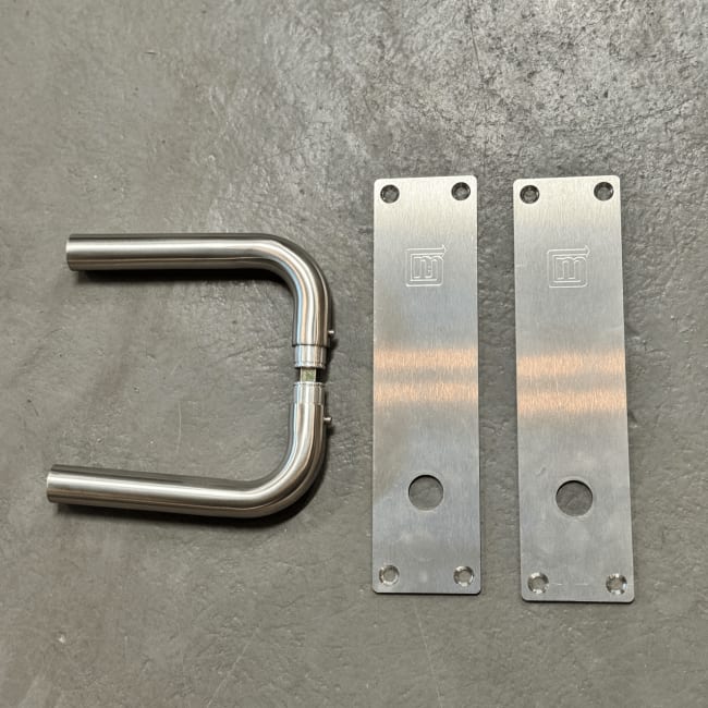 Langskilt, bred type, uten hull for sylinder, 2x52x206mm pr stk