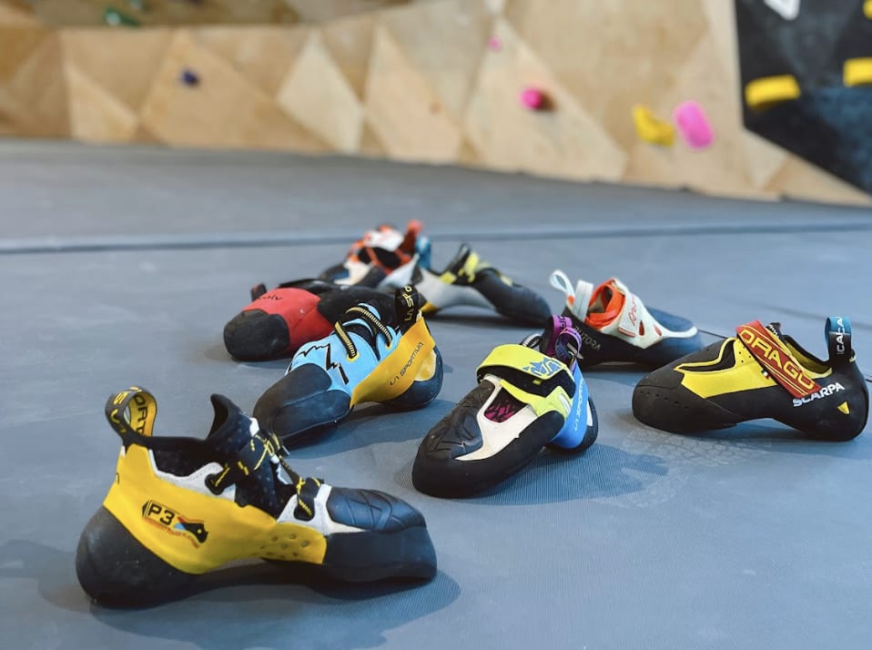 How To Start Climbing for Beginners: Indoor Bouldering at oso