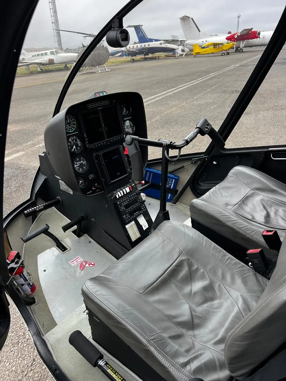 Robinson R66 photo 3