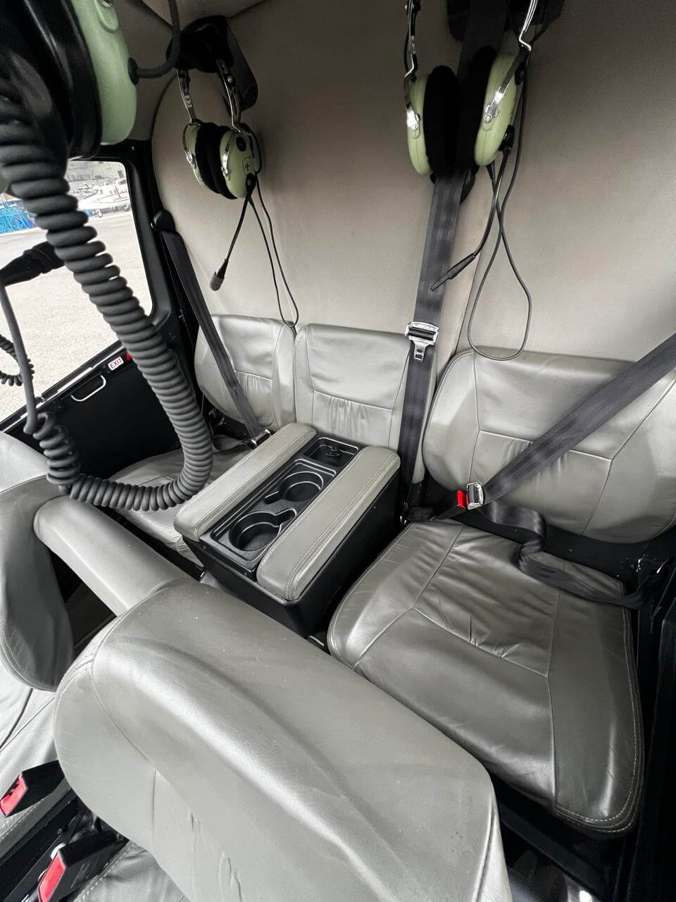 Robinson R66 photo 4