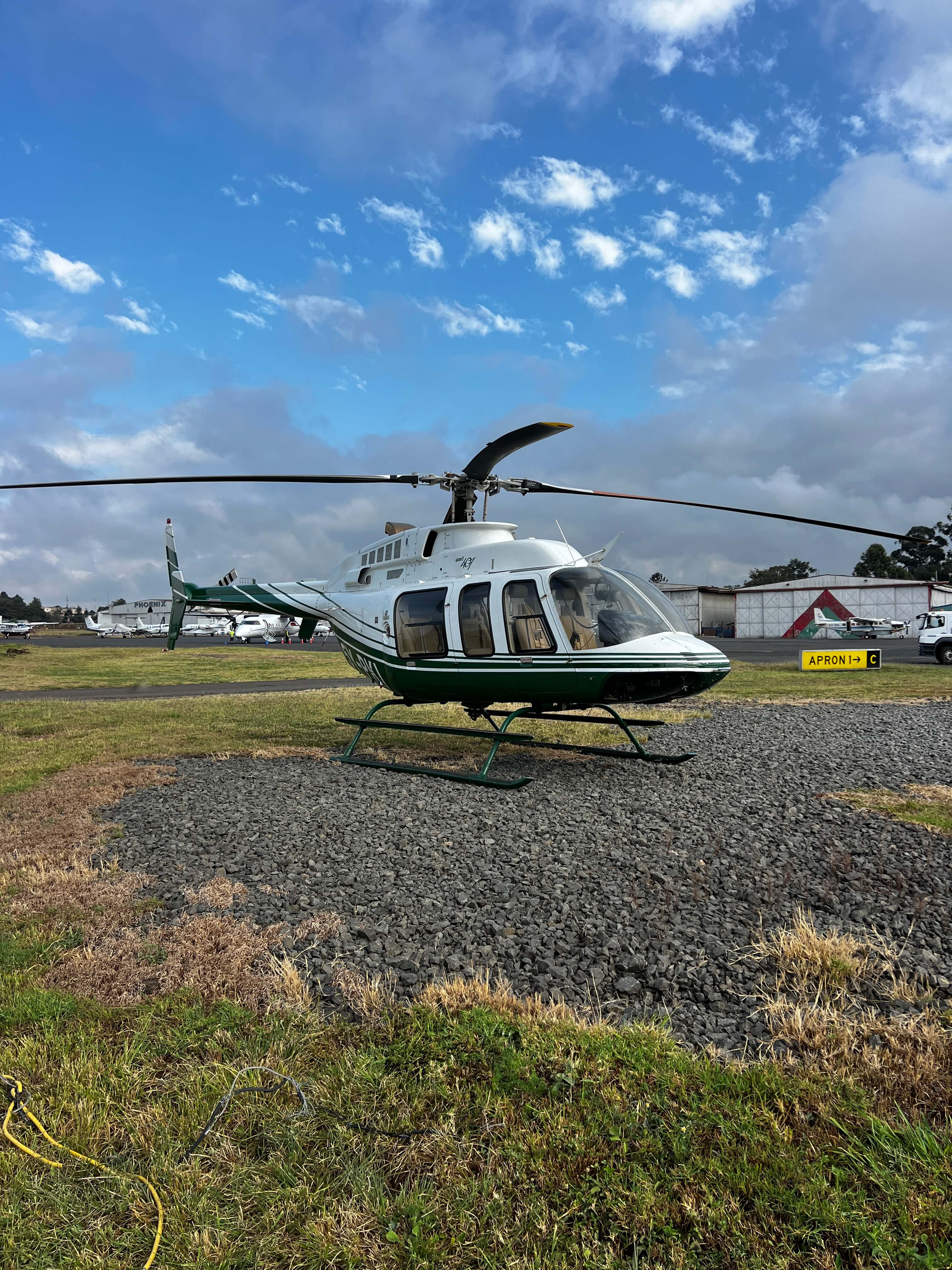 Bell 407 photo 2