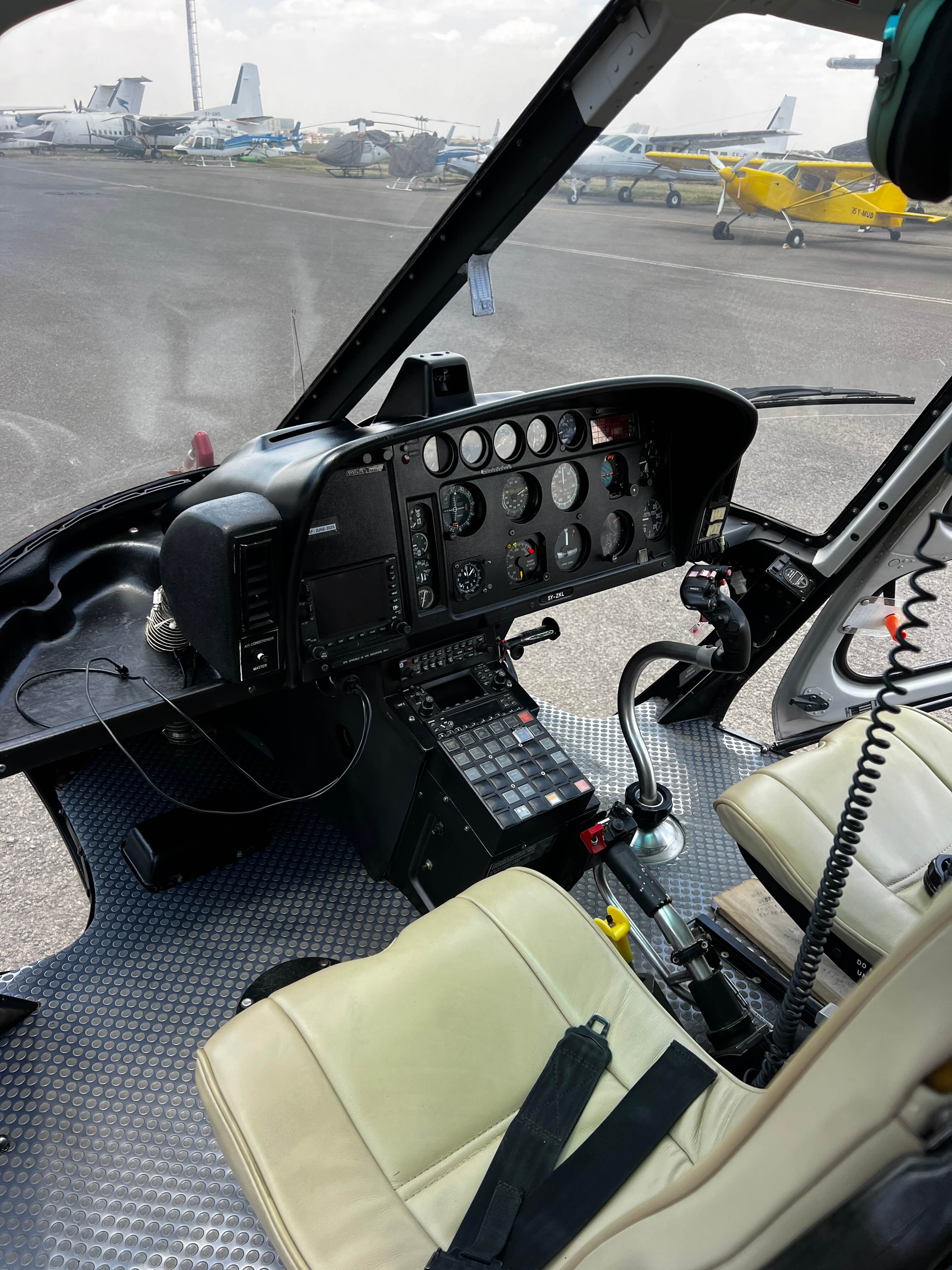 AIRBUS H125 photo 6