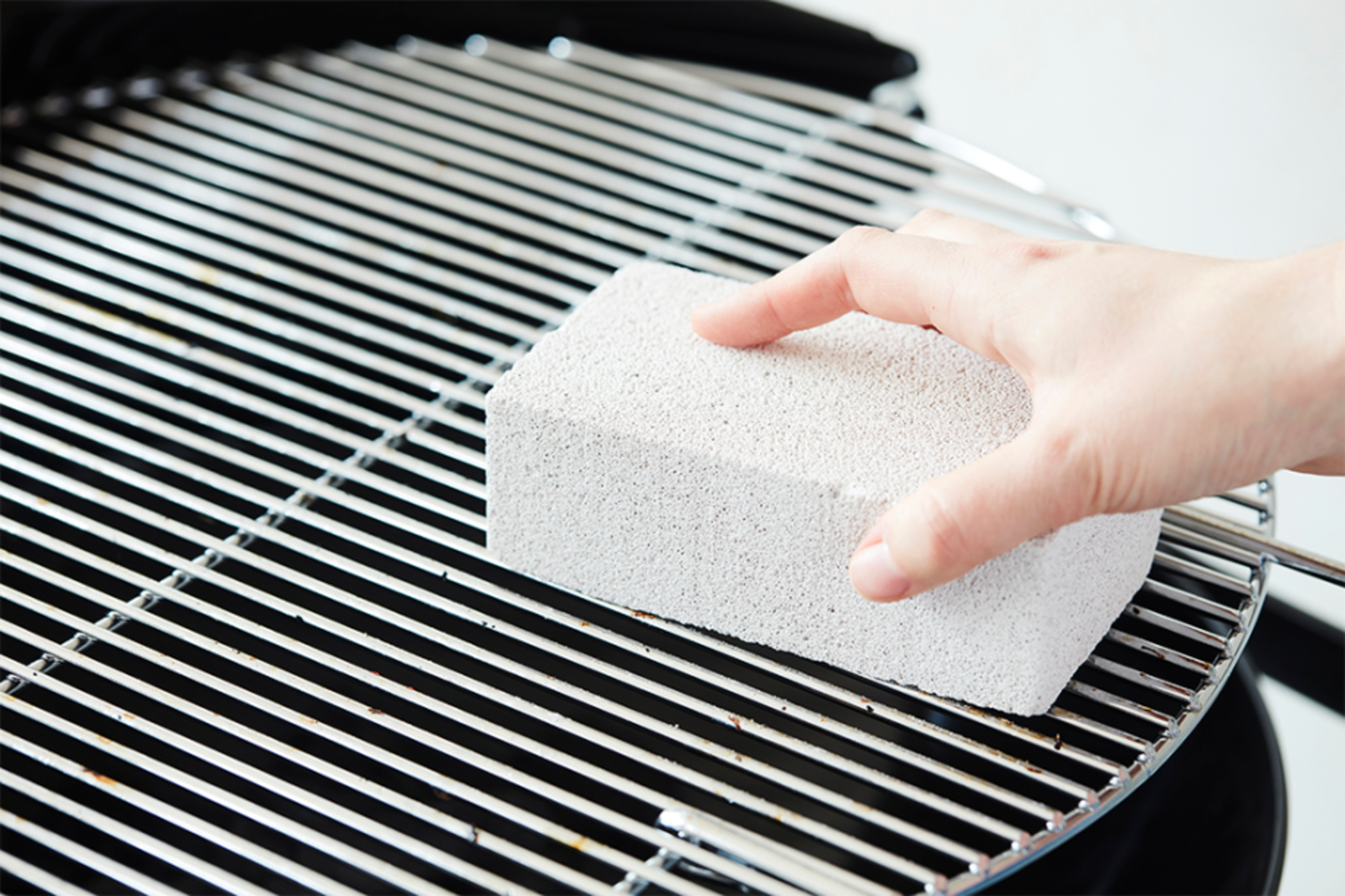 Grill cleaner