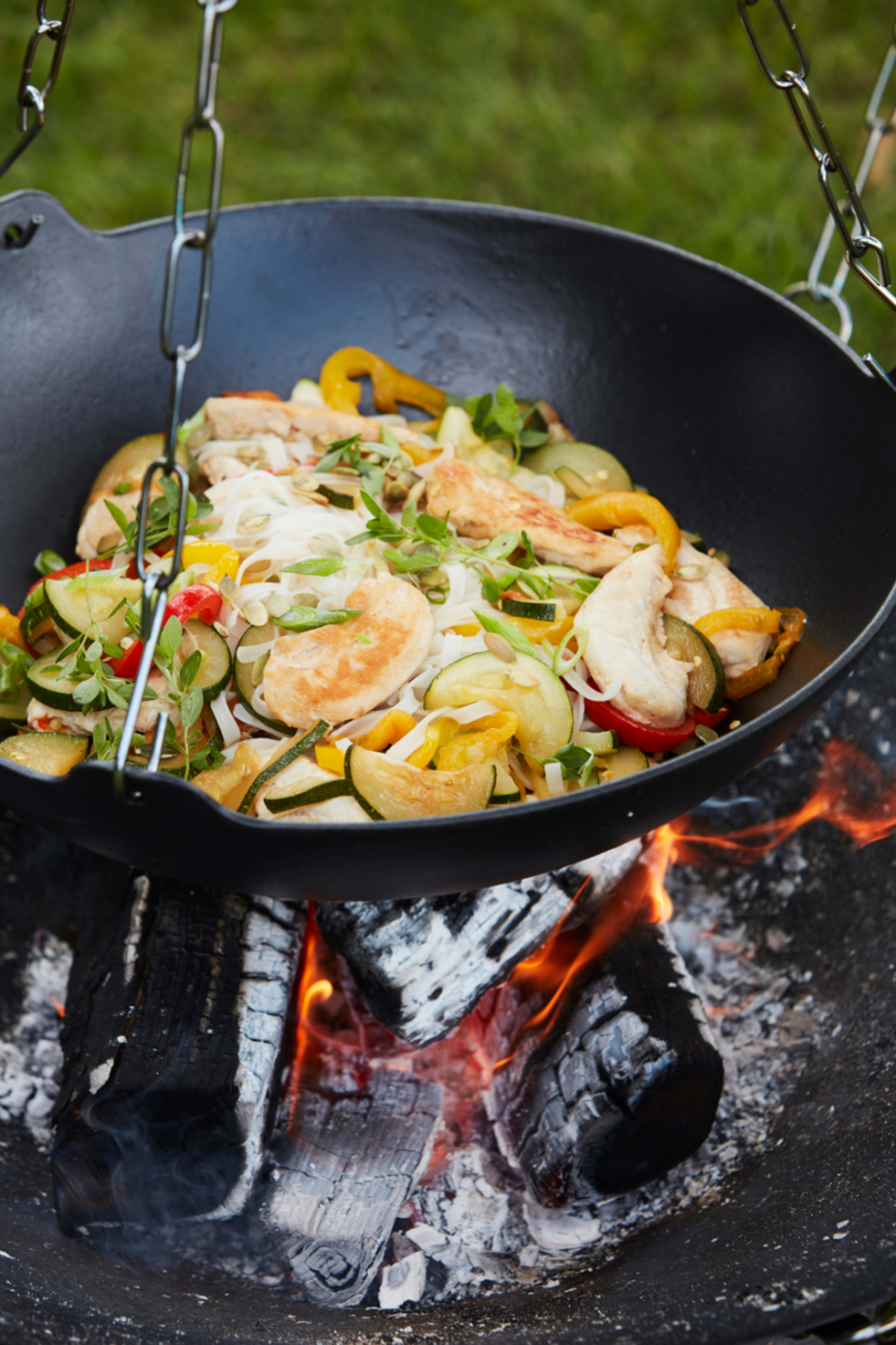 Junko cast iron wok