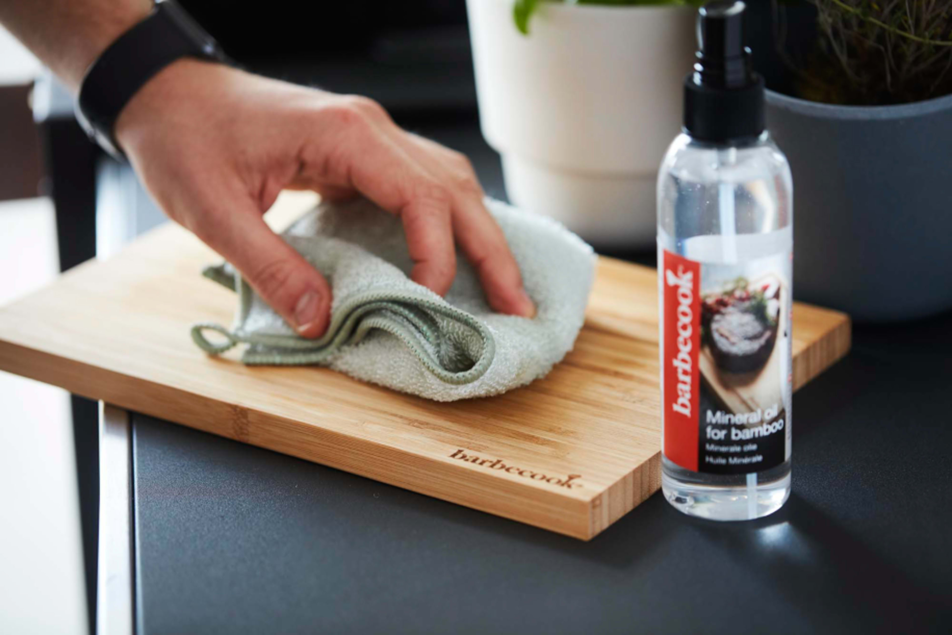 Mineral oil for maintenance bamboo & wooden boards 200ml