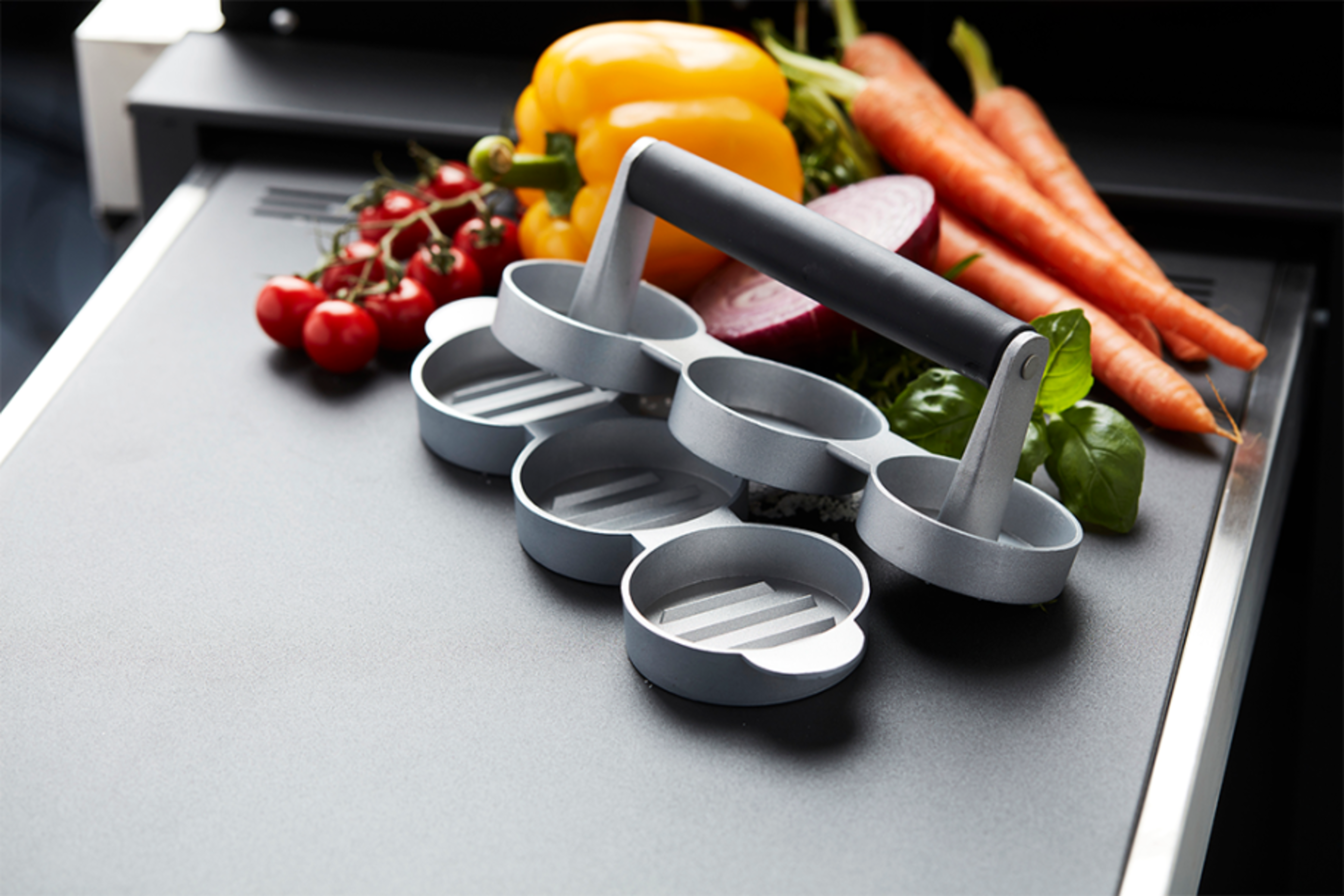 Mini hamburger press for 3 burgers