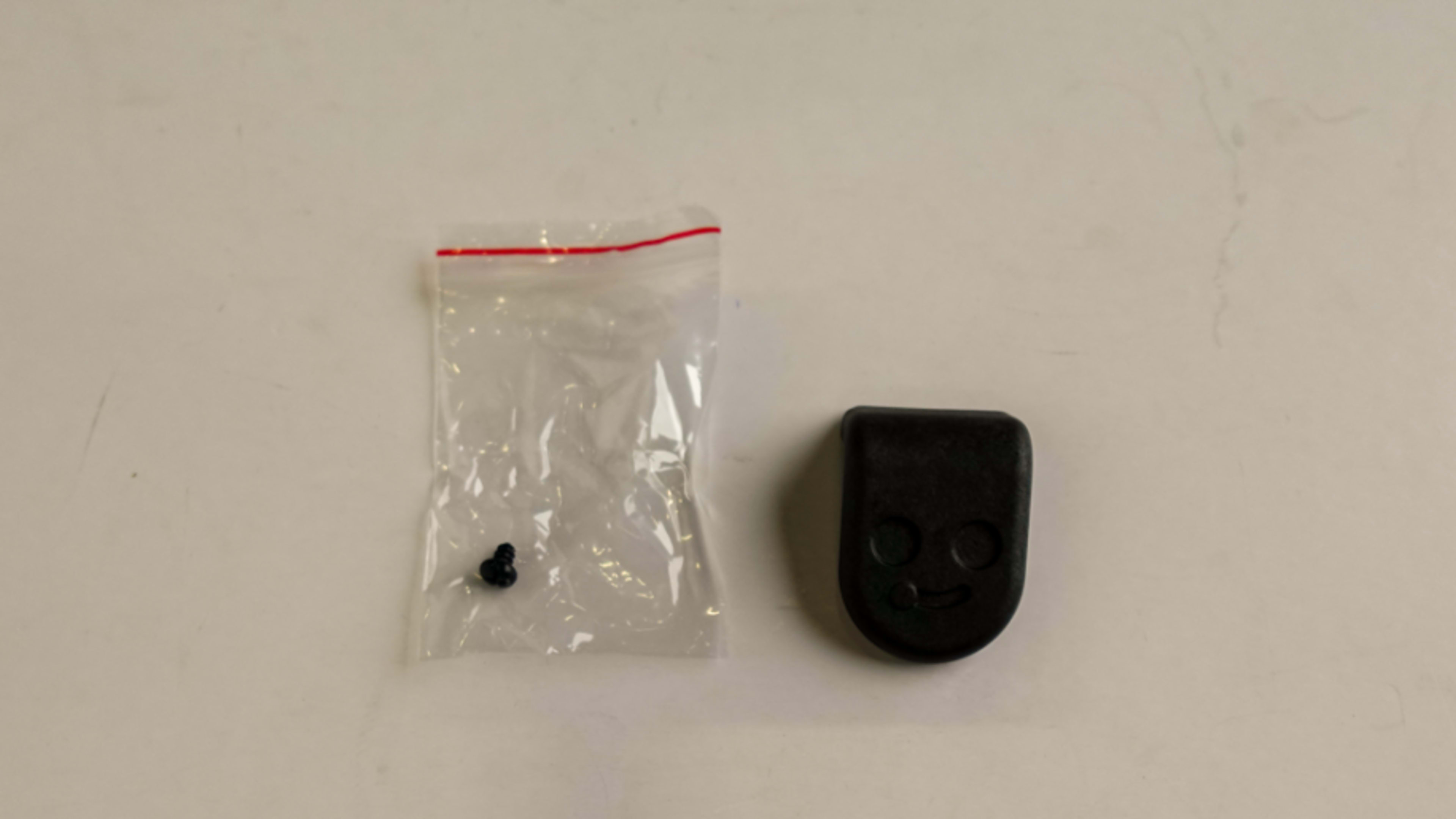 Smoke release plate plastic handle for Magnus