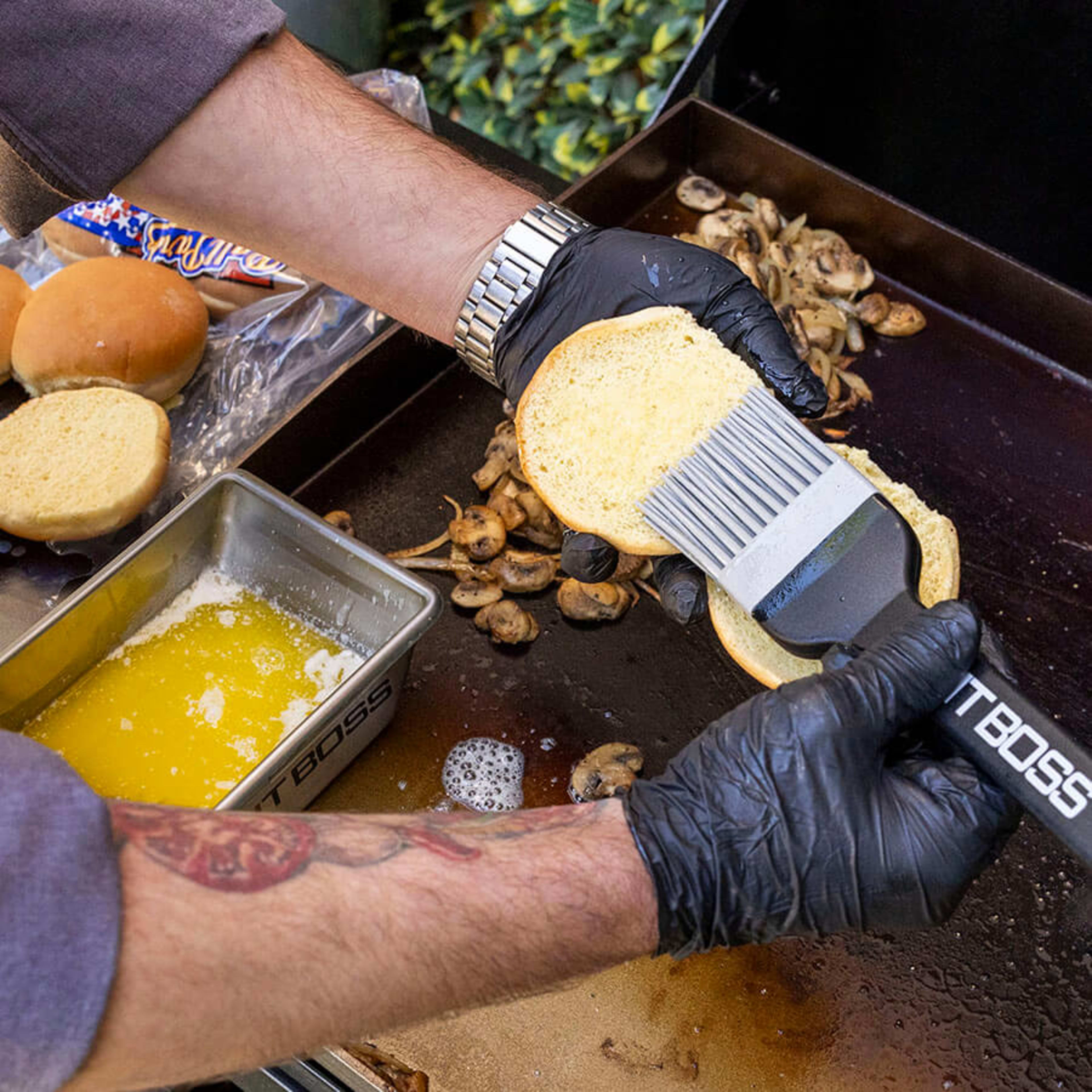 Griddle Sauce Pot and Brush