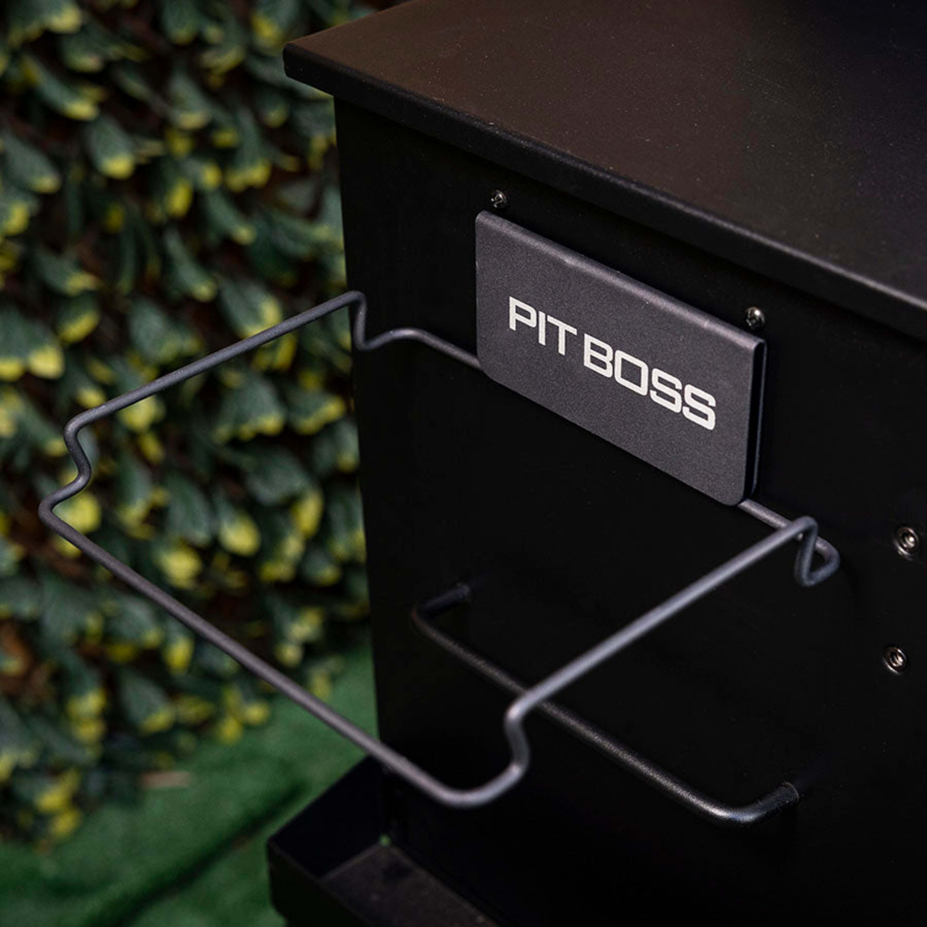 PB Magnetic Trash Bag Holder