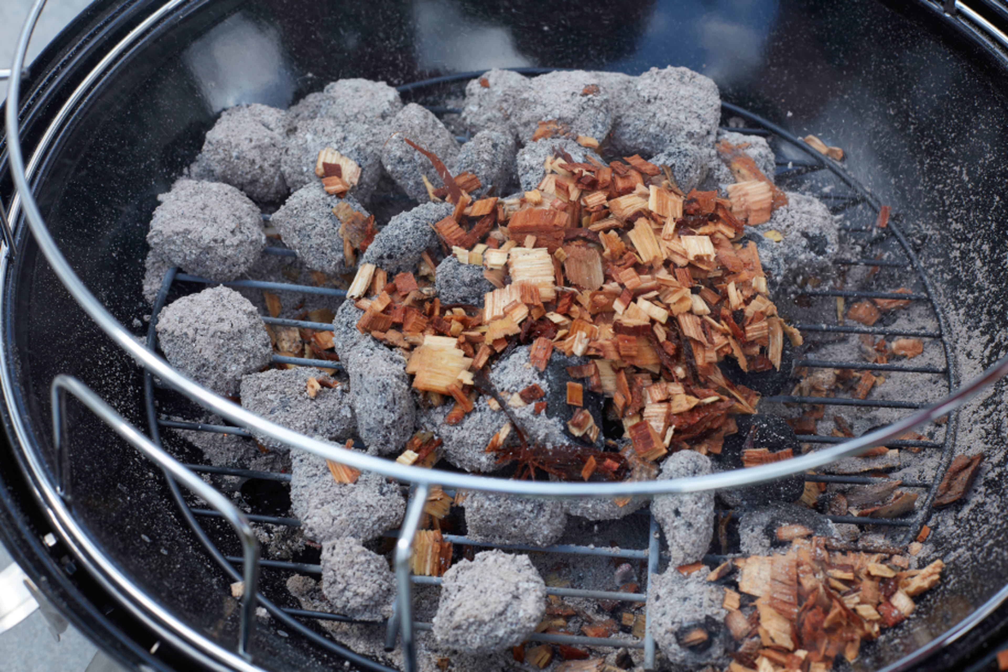 Smoking chips apple