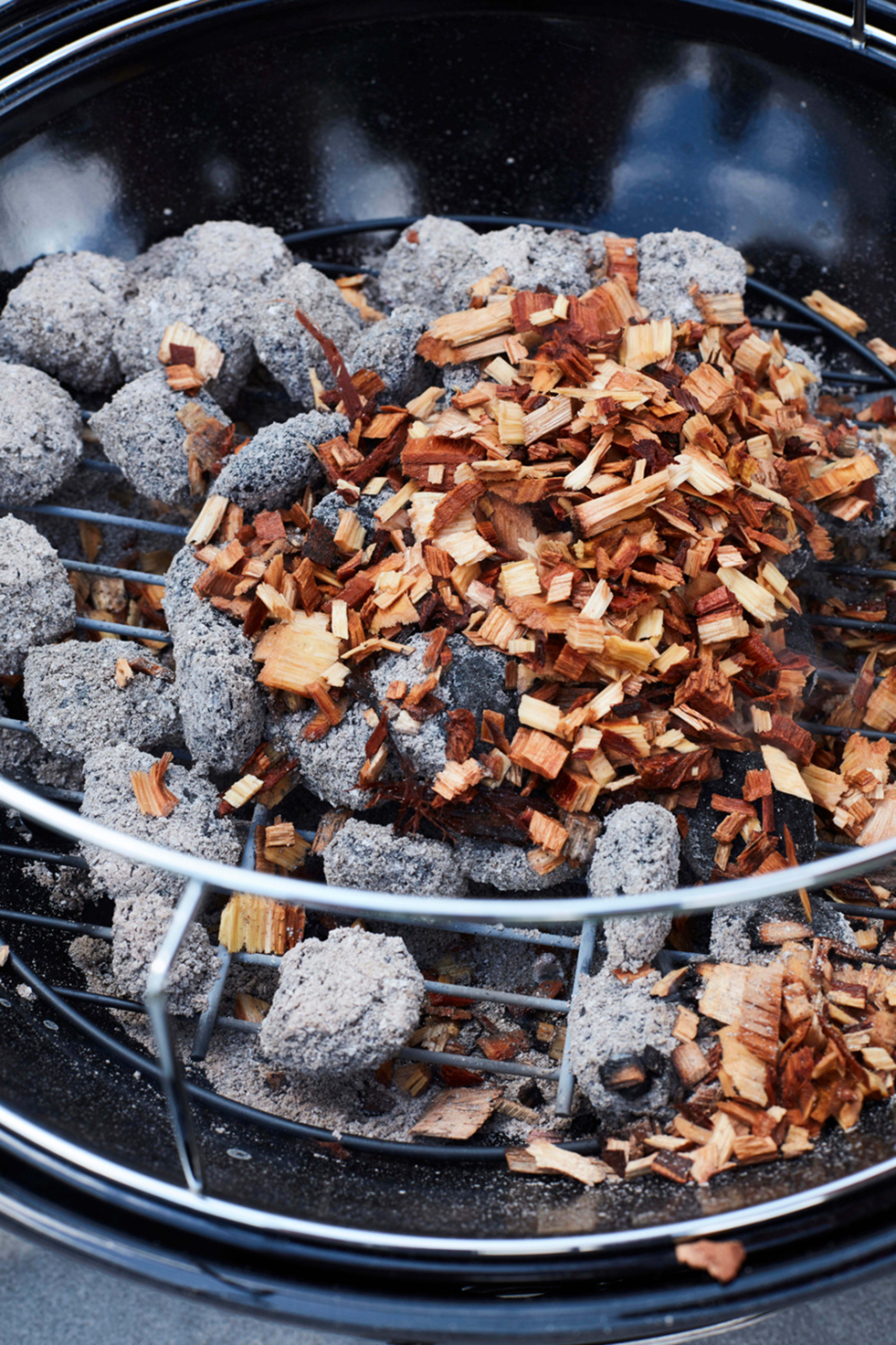Smoking chips olive