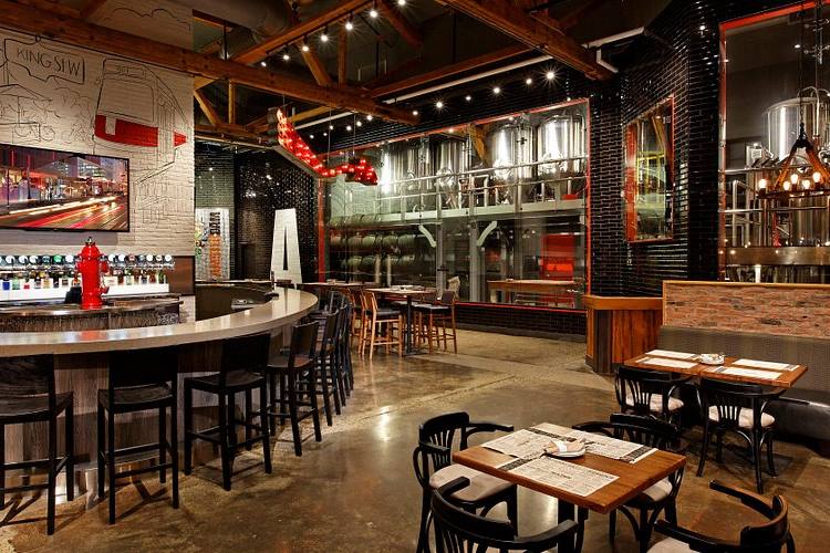 Amsterdam Brewhouse - north lounge entrance
