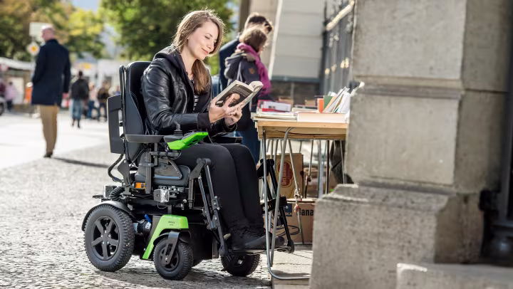 Robustes Einstiegsmodell Juvo B4 Elektrorollstuhl Bücher Ottobock Innenstadt Berlin