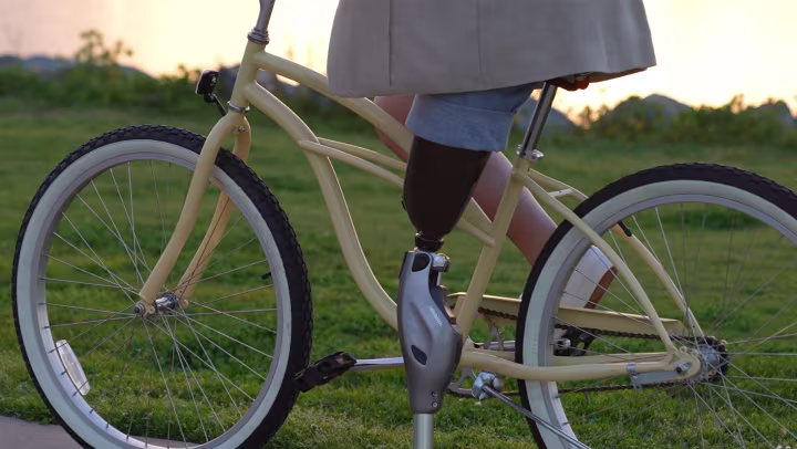 Genium X4 user Laura uses intuitive cycling