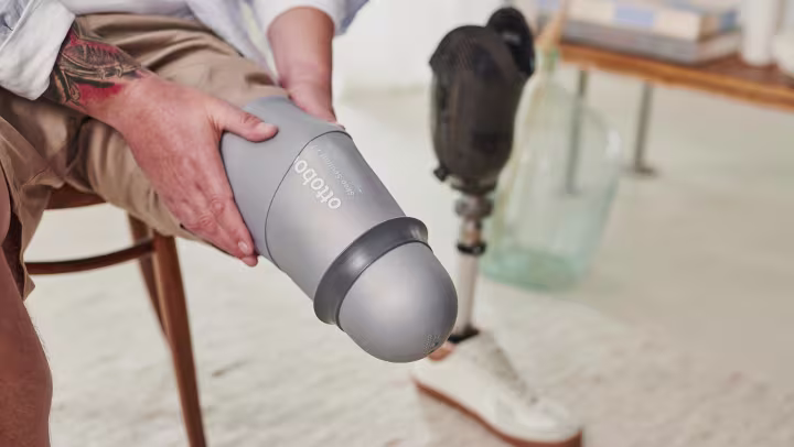 A close-up of the Skeo Sealing TT liner on a user's residual limb.