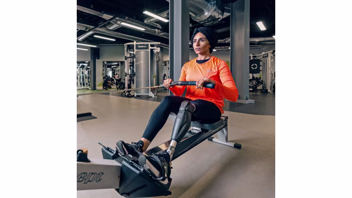 Genium X3 user Zainab training in the fitness studio