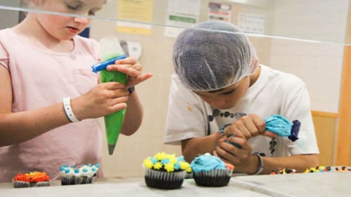 Appleby College Summer Programs, Cake Decorating and Baking Sr. - Arts & Media Camps