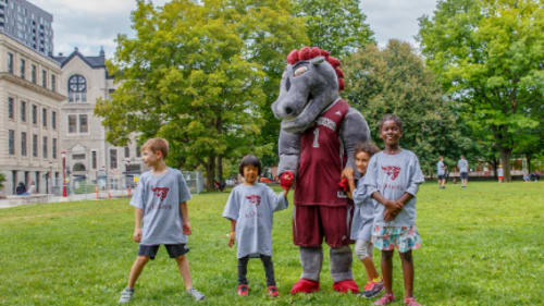 Gee-Gees Sports Camps, Culinary Holiday Theme