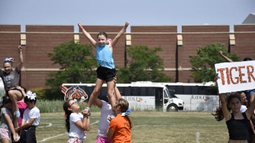 Ridley College Summer Programmes, Senior Cheer