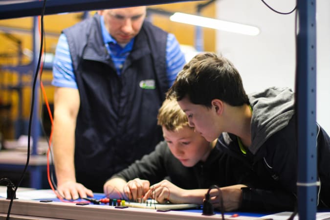 North Point School - Hands on learning at the off-site Roots 2 Stem lab. 