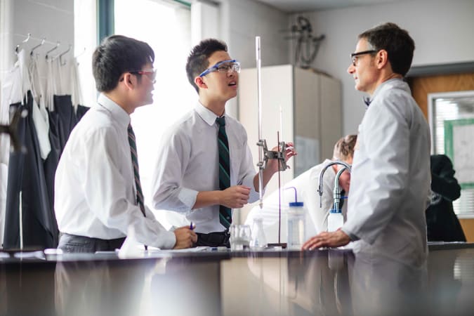 Crescent School - Upper School chemistry class at Crescent School 