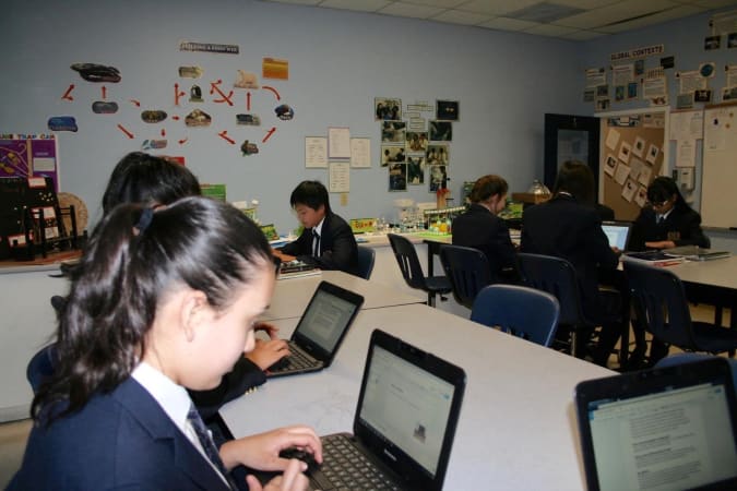 Lynn-Rose School - Lynn Rose Heights Multimedia Room 