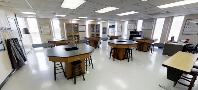 London International Academy - Chemistry Lab 