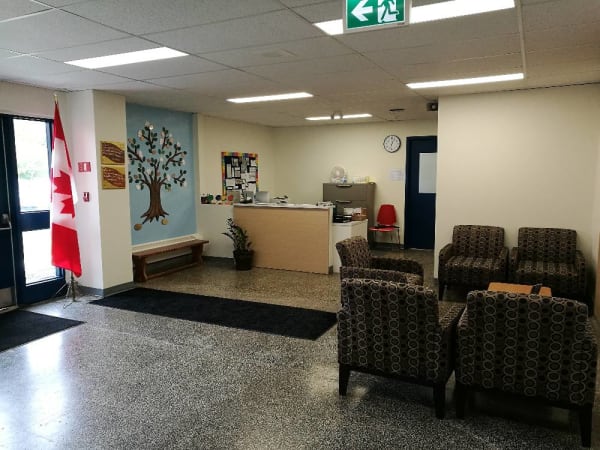 Académie Westboro Academy - Lobby, main entrance 