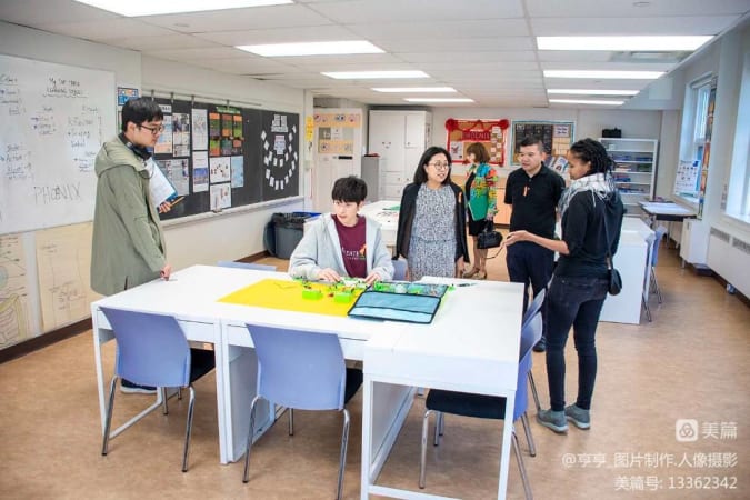 Laureate College - STEM Classroom 