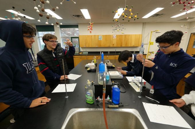 Lakefield College School - Science facilities 2 